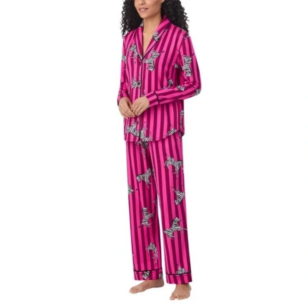 NWT Room Service Women's Shawl Collar Pajama Set Pink Size  L